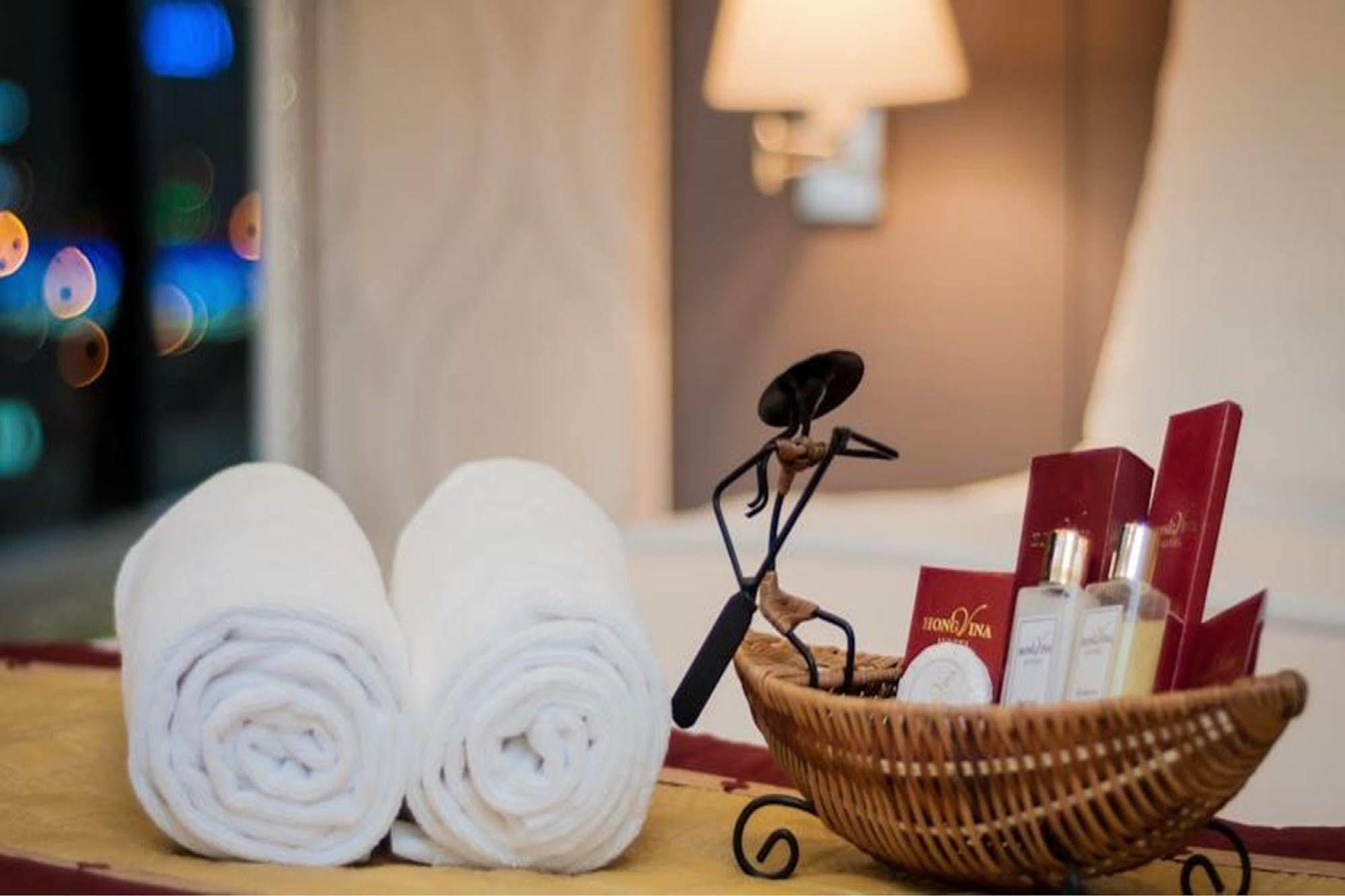 Hong Vina Hotel Ho Chi Minh-stad Buitenkant foto